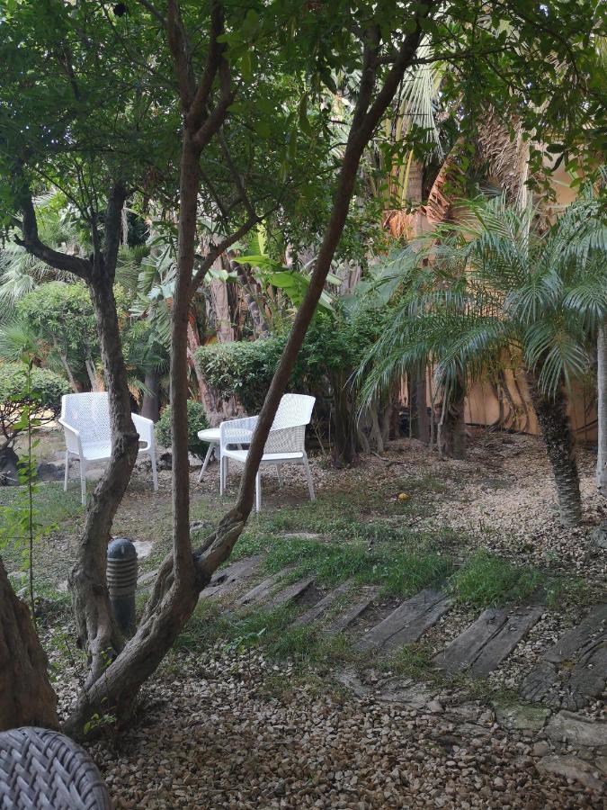 法瓦拉Il Giardino Dei Melograni别墅 外观 照片